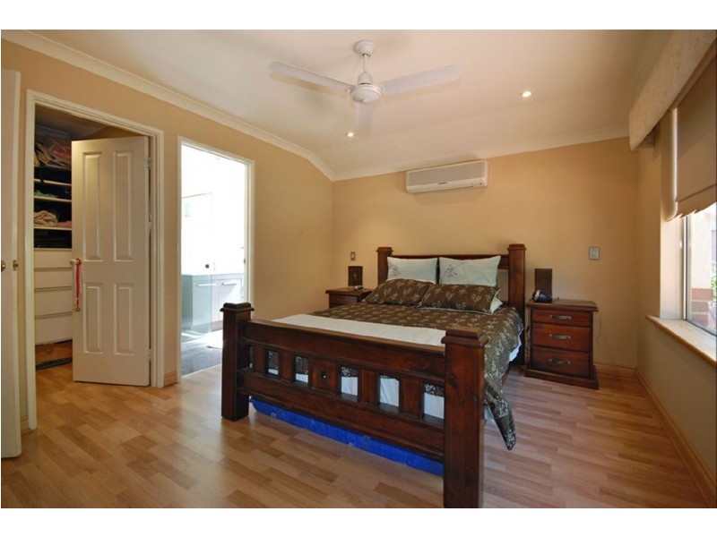 10 Stradbroke Gardens, Ridgewood WA 6030