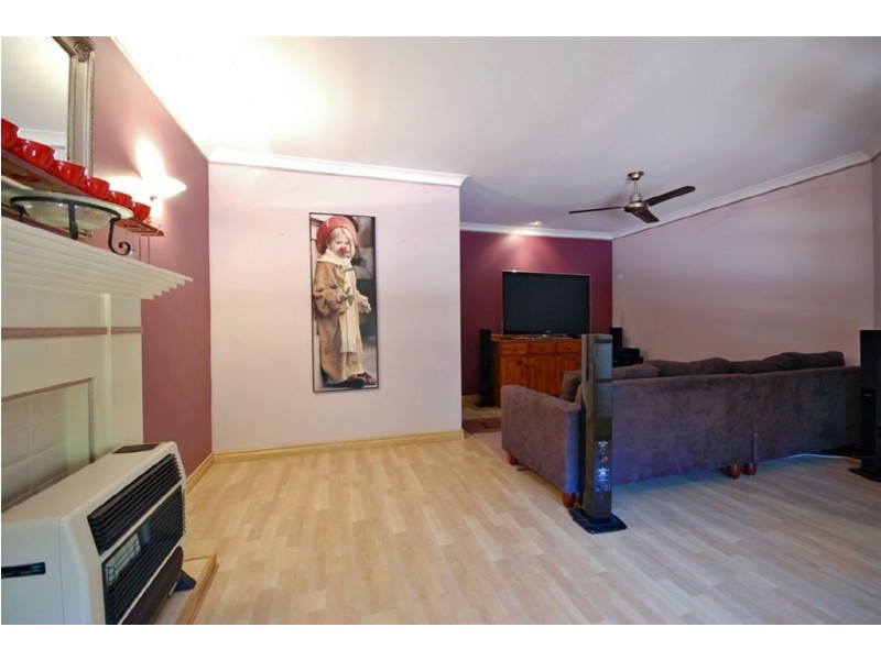 10 Stradbroke Gardens, Ridgewood WA 6030