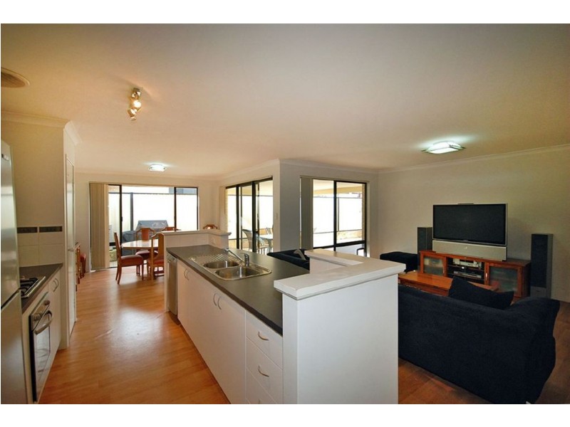 4 Salamanca Turn, Clarkson WA 6030