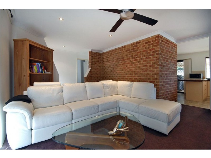 24 Serpentine Gardens, Clarkson WA 6030