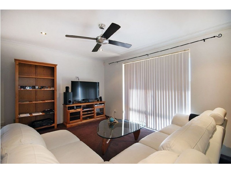 24 Serpentine Gardens, Clarkson WA 6030