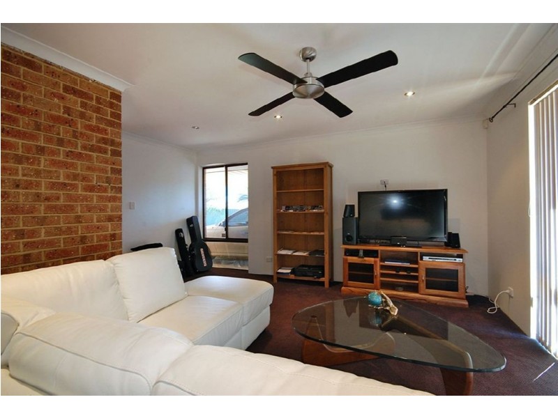 24 Serpentine Gardens, Clarkson WA 6030