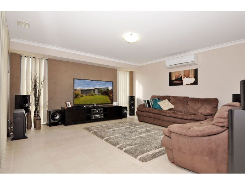 44 Harden Park Trail, Carramar WA 6031