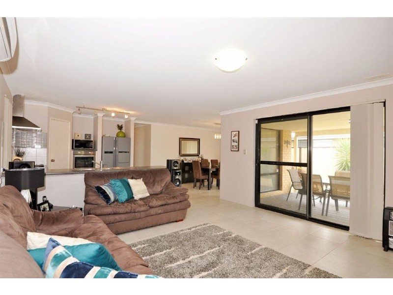 44 Harden Park Trail, Carramar WA 6031