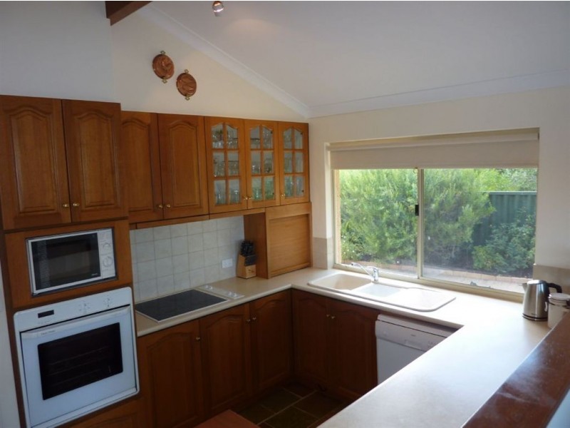 25 Chrisp Place, Yanchep WA 6035