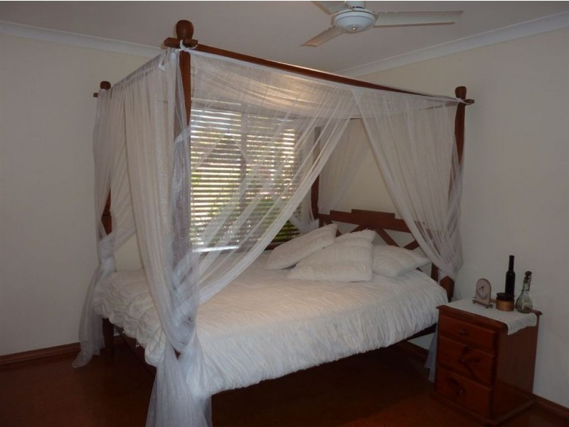 25 Chrisp Place, Yanchep WA 6035