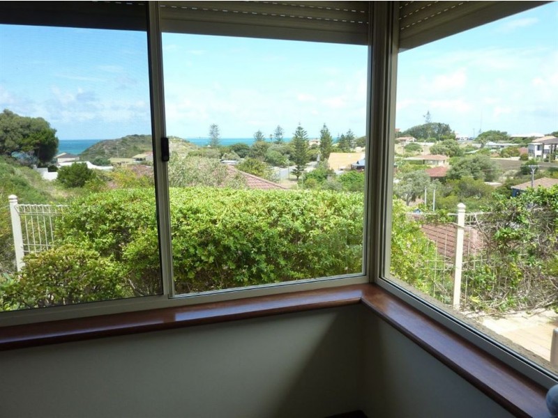 25 Chrisp Place, Yanchep WA 6035