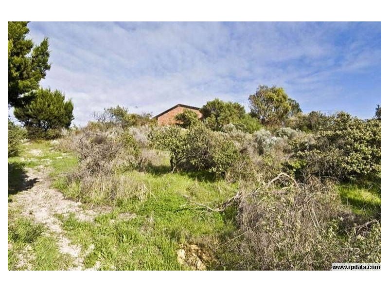 2 Perry Place, Quinns Rocks WA 6030