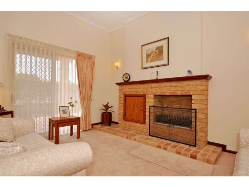 4 Mauna Court, Yanchep WA 6035