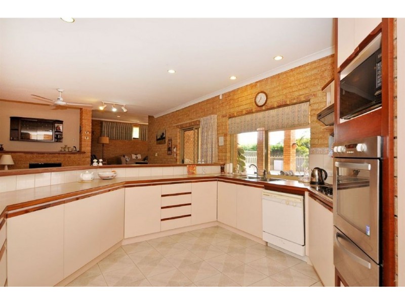 4 Mauna Court, Yanchep WA 6035