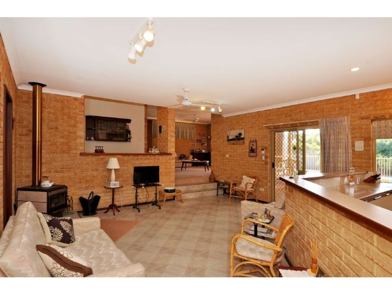 4 Mauna Court, Yanchep WA 6035