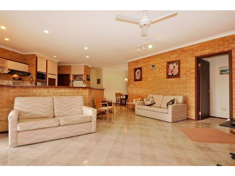 4 Mauna Court, Yanchep WA 6035