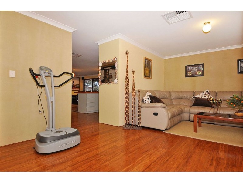 19 Coolamine Close, Carramar WA 6031