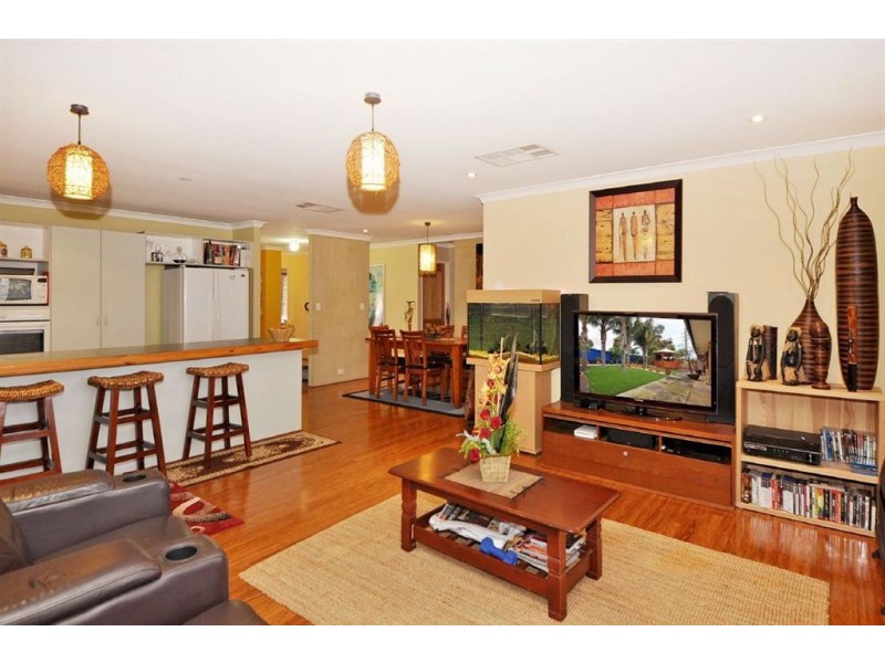 19 Coolamine Close, Carramar WA 6031