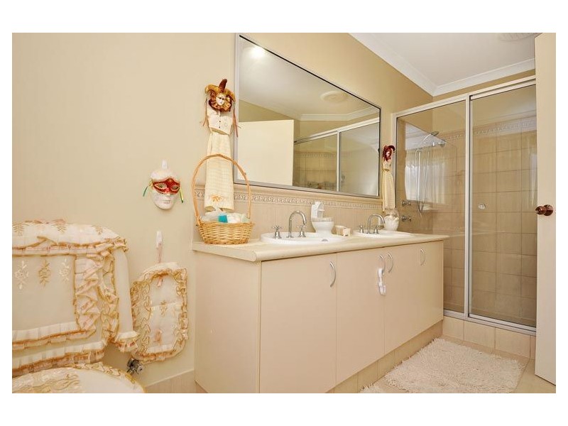 20 Bingarra Crescent, Tapping WA 6065