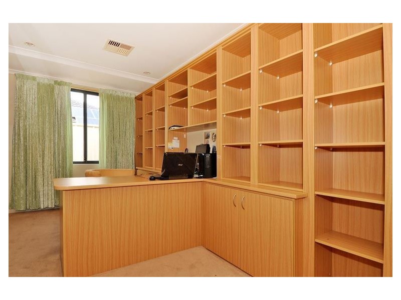 20 Bingarra Crescent, Tapping WA 6065