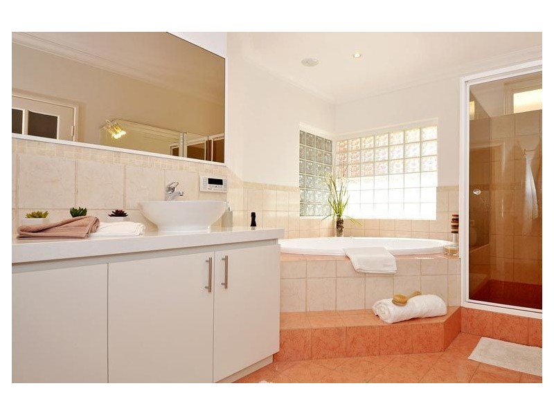 9 Caldera Close, Mindarie WA 6030