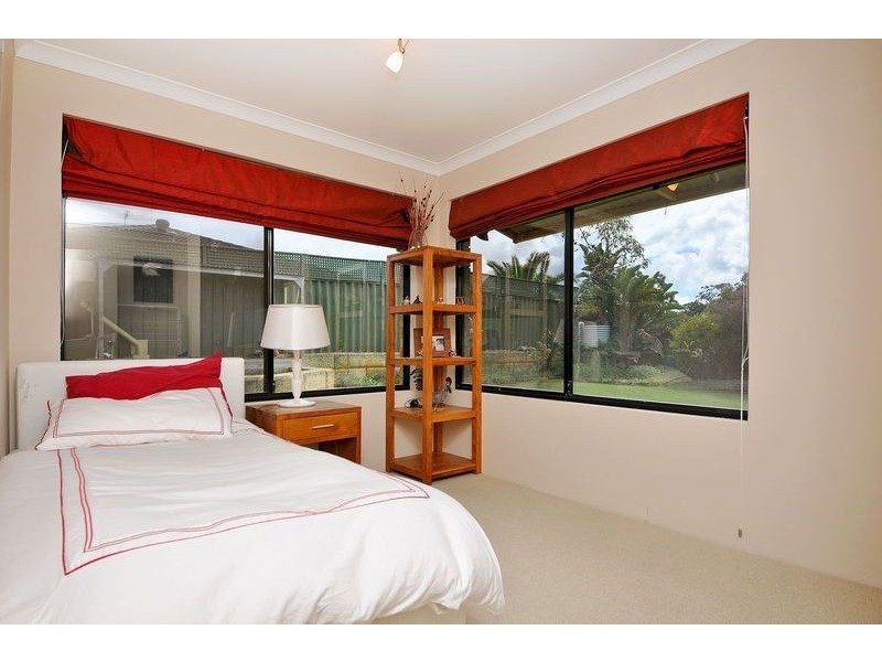 77 Viridian Drive, Banksia Grove WA 6031