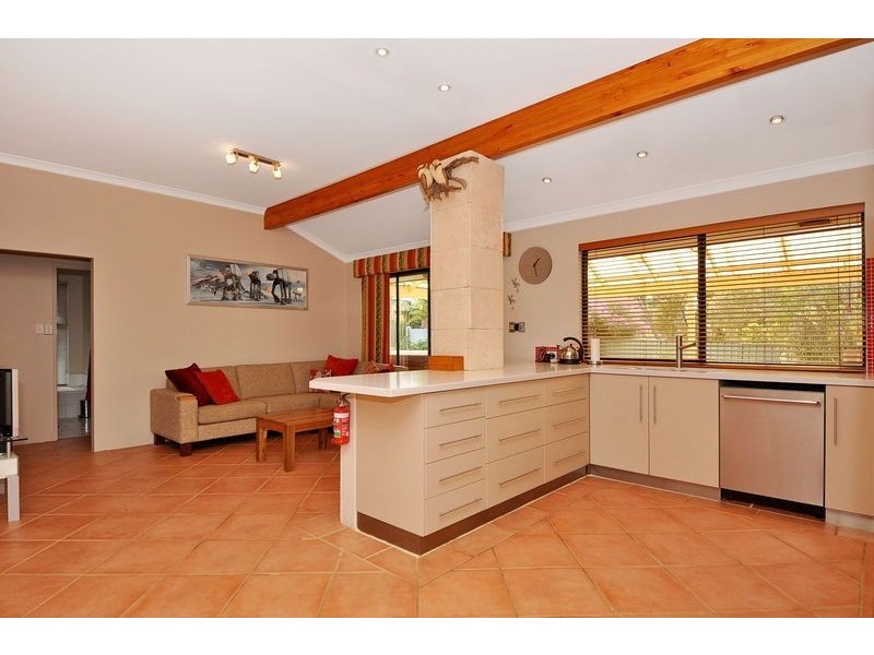 77 Viridian Drive, Banksia Grove WA 6031