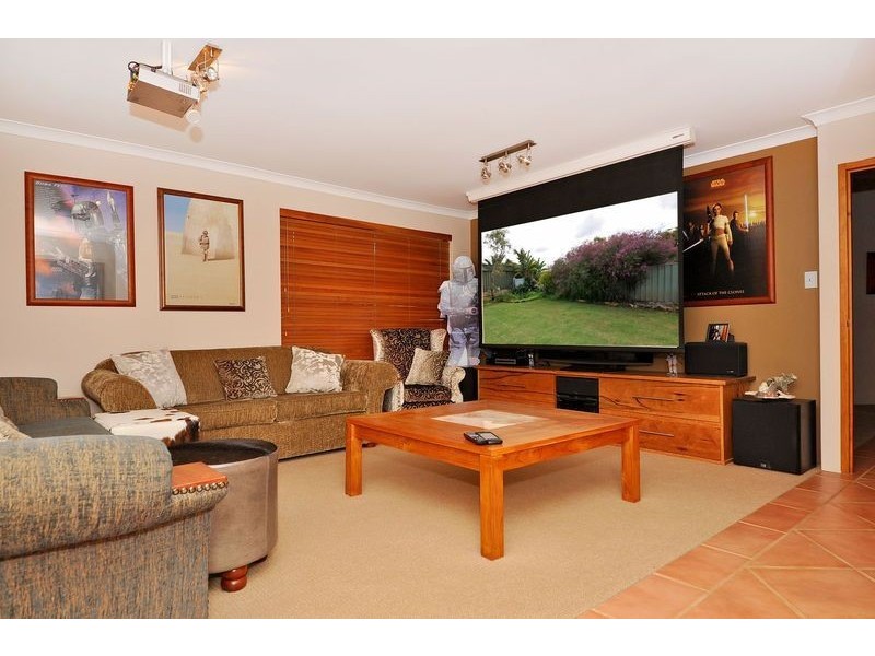 77 Viridian Drive, Banksia Grove WA 6031