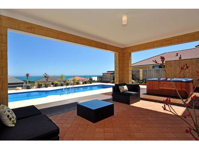 9 Lena Pass, Mindarie WA 6030