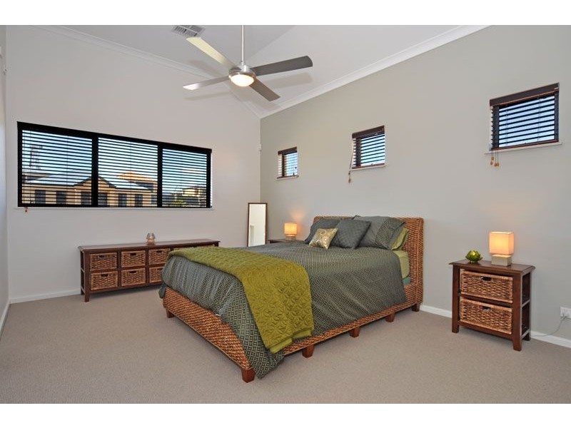 9 Lena Pass, Mindarie WA 6030