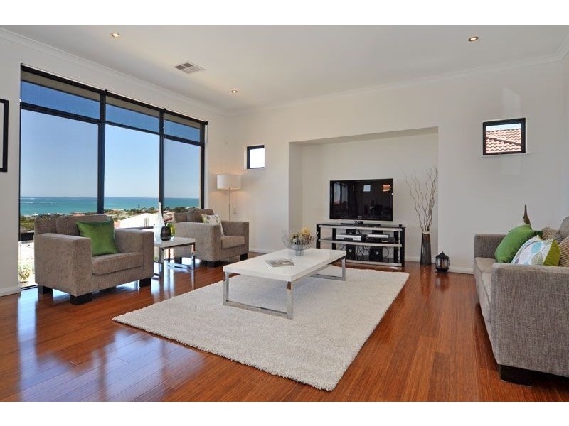 9 Lena Pass, Mindarie WA 6030