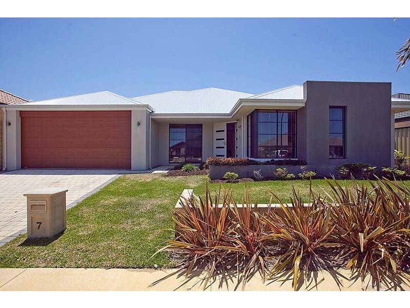 7 Elmhurt Drive, Clarkson WA 6030