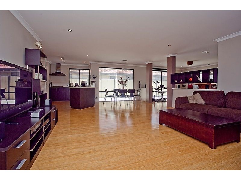 7 Elmhurt Drive, Clarkson WA 6030