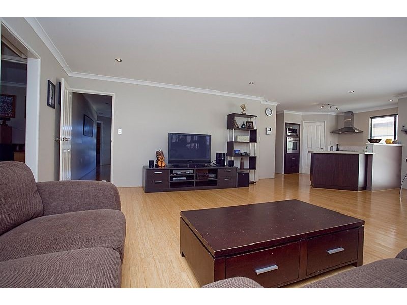 7 Elmhurt Drive, Clarkson WA 6030