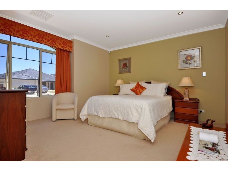 24 Dumaresq Loop, Quinns Rocks WA 6030