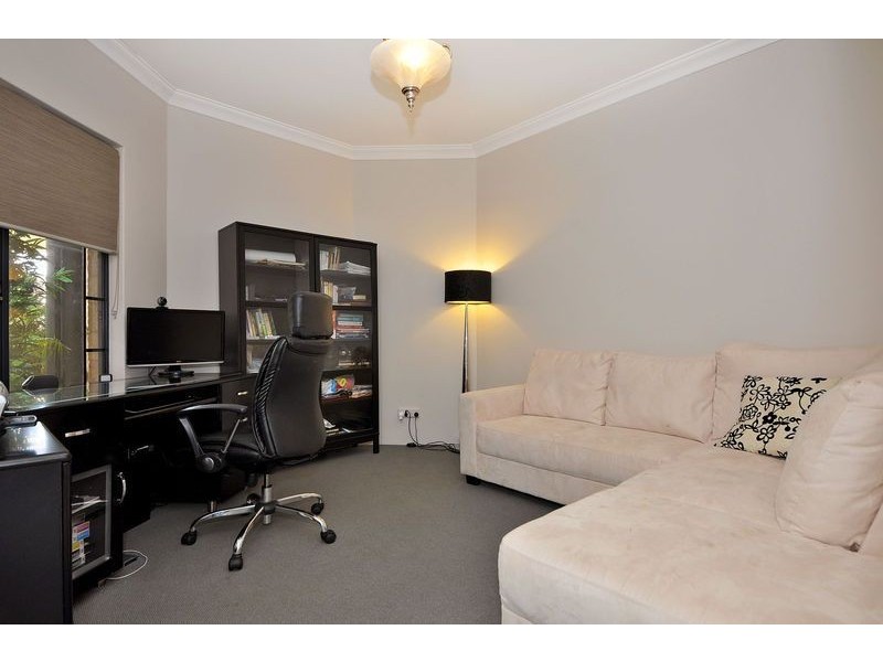 7 Caldera Close, Mindarie WA 6030