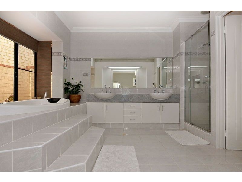 7 Caldera Close, Mindarie WA 6030