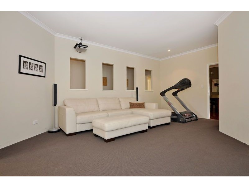 5 Queenscliff Parade, Quinns Rocks WA 6030