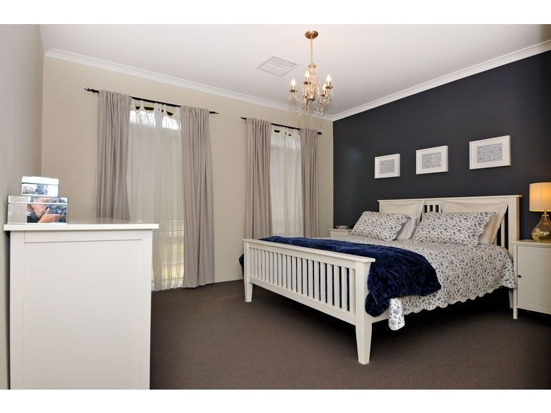 5 Queenscliff Parade, Quinns Rocks WA 6030