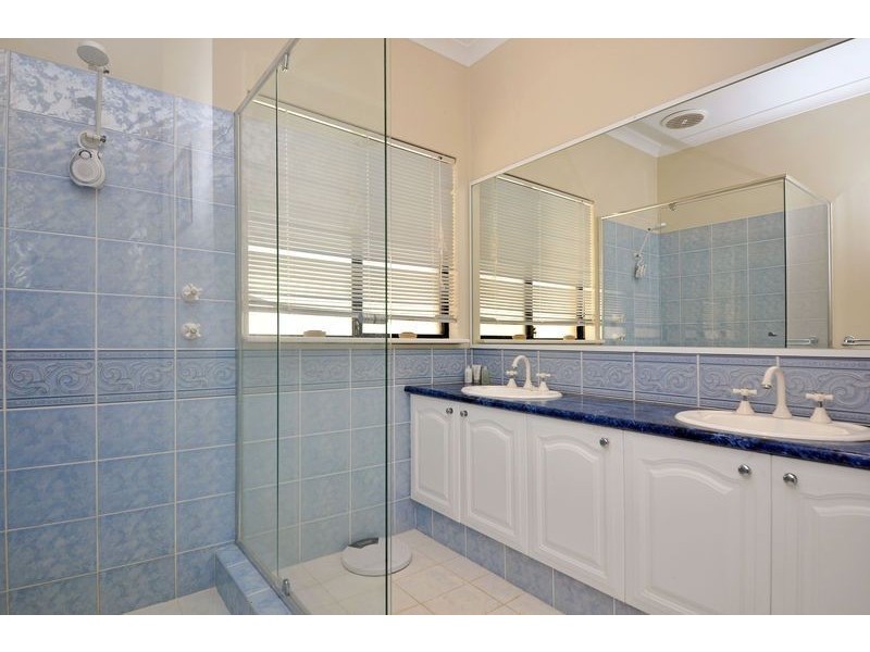 5 Queenscliff Parade, Quinns Rocks WA 6030