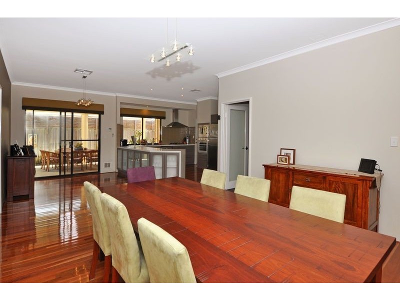 5 Queenscliff Parade, Quinns Rocks WA 6030