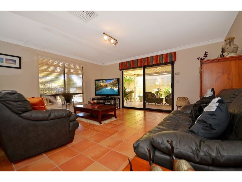 11 Catania Court, Mindarie WA 6030