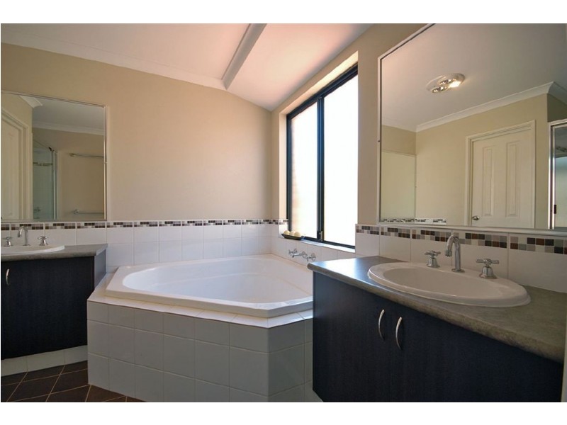 19 Verona Street, Hocking WA 6065