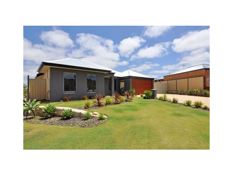 15 Grampians Loop, Yanchep WA 6035