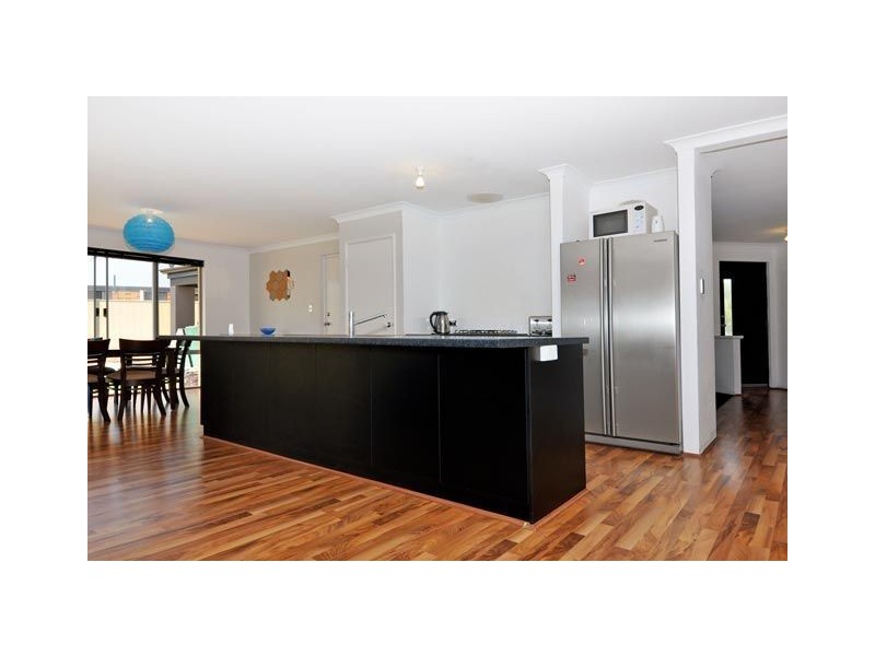 15 Grampians Loop, Yanchep WA 6035