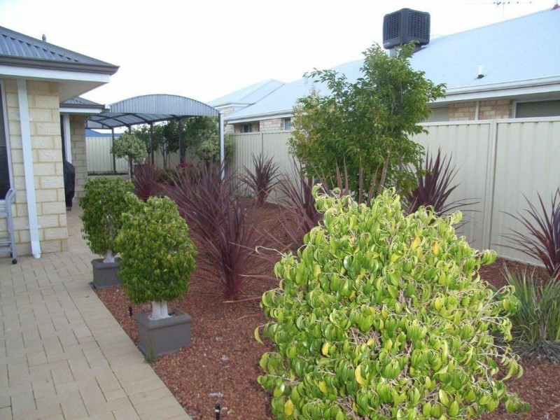 11 Westwood Meander, Carramar WA 6031