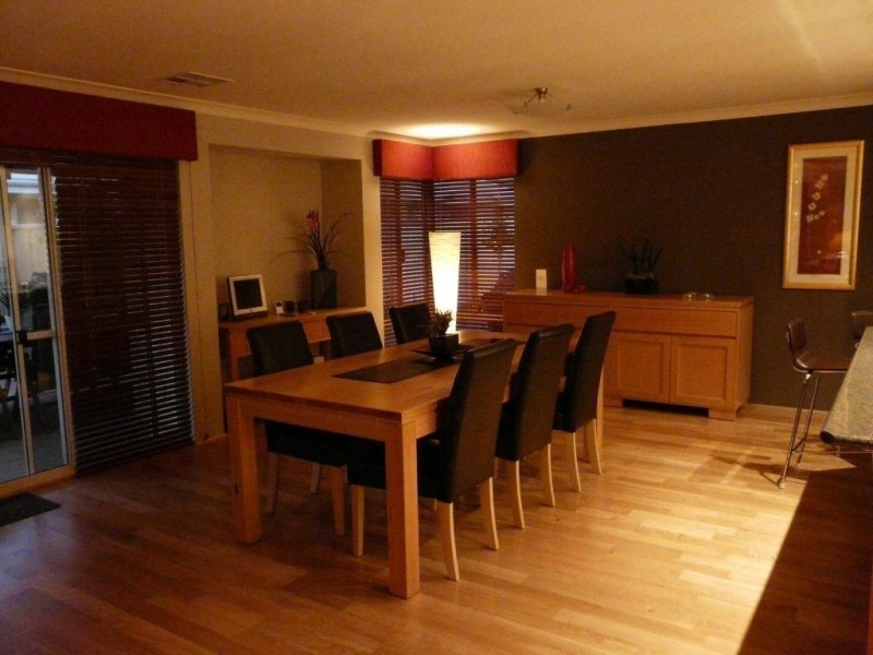 11 Westwood Meander, Carramar WA 6031