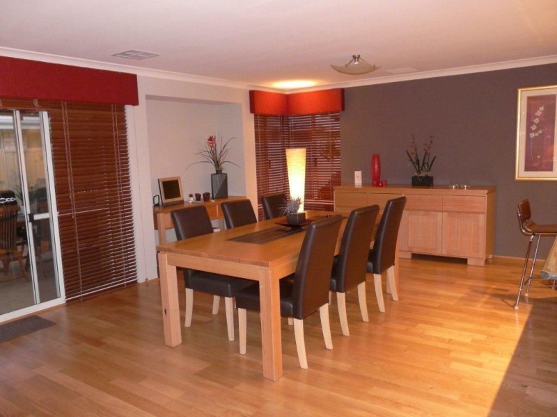 11 Westwood Meander, Carramar WA 6031