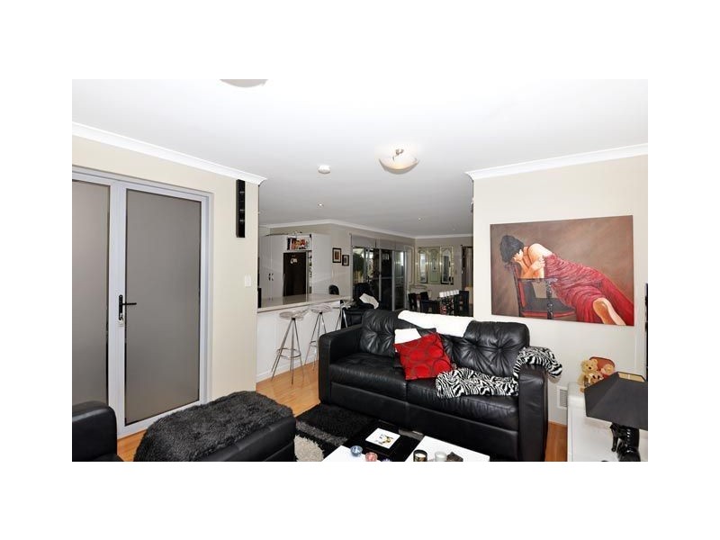 64 Seaside Ave, Yanchep WA 6035
