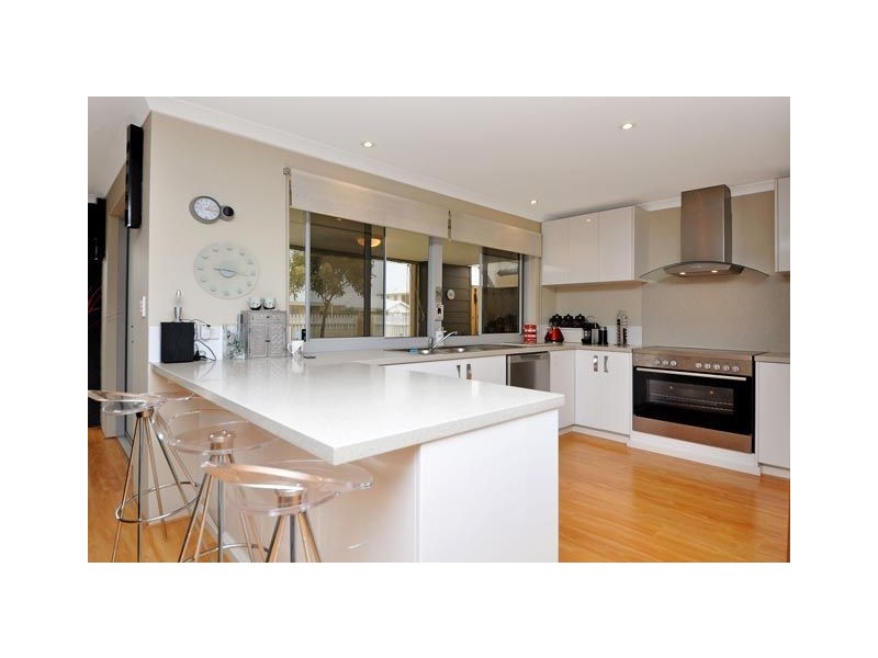 64 Seaside Ave, Yanchep WA 6035