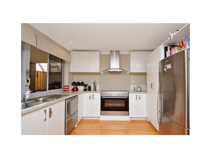 64 Seaside Ave, Yanchep WA 6035