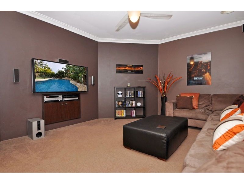 7 Jeddah Court, Mindarie WA 6030