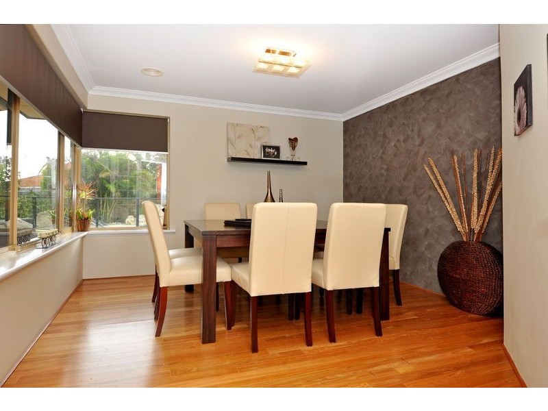 7 Jeddah Court, Mindarie WA 6030