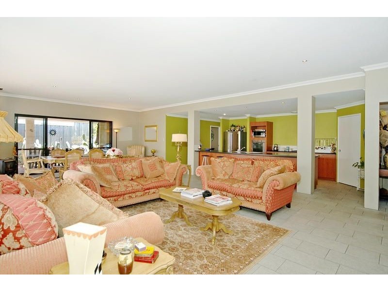 9 Dumaresq Loop, Quinns Rocks WA 6030